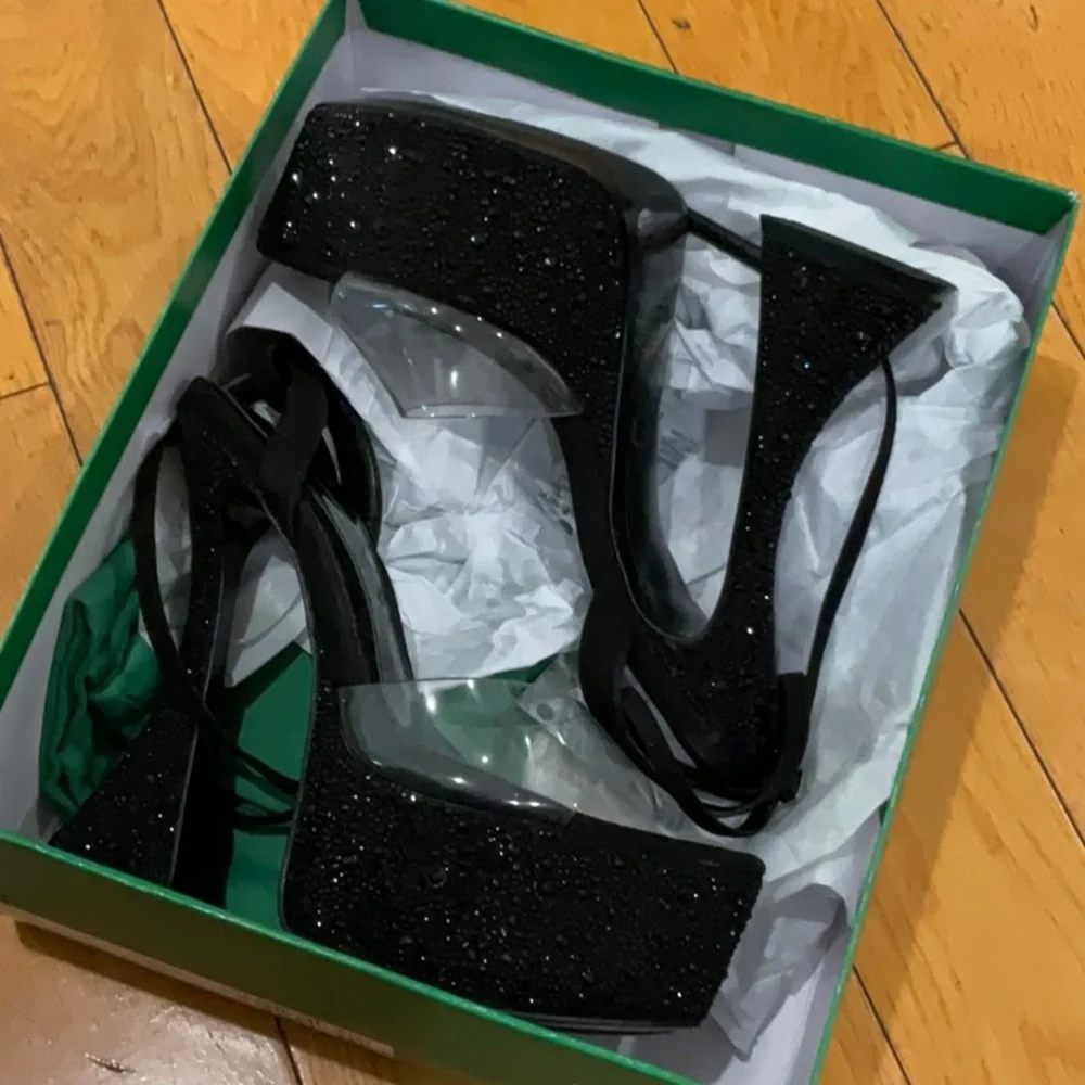 Jlo Jennifer Lopez Beverly Platform Heel in Black, Size: 6
